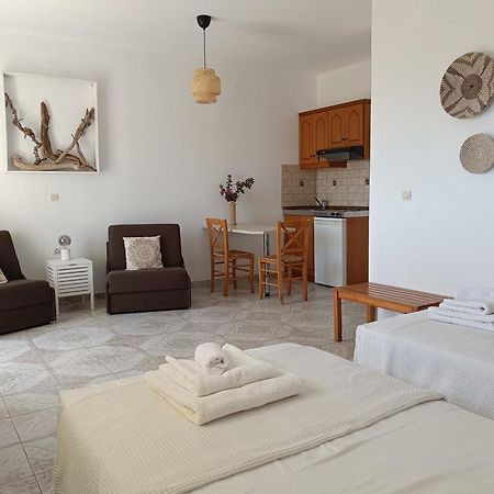 Studios Fokia Beach Амоопи Екстериор снимка