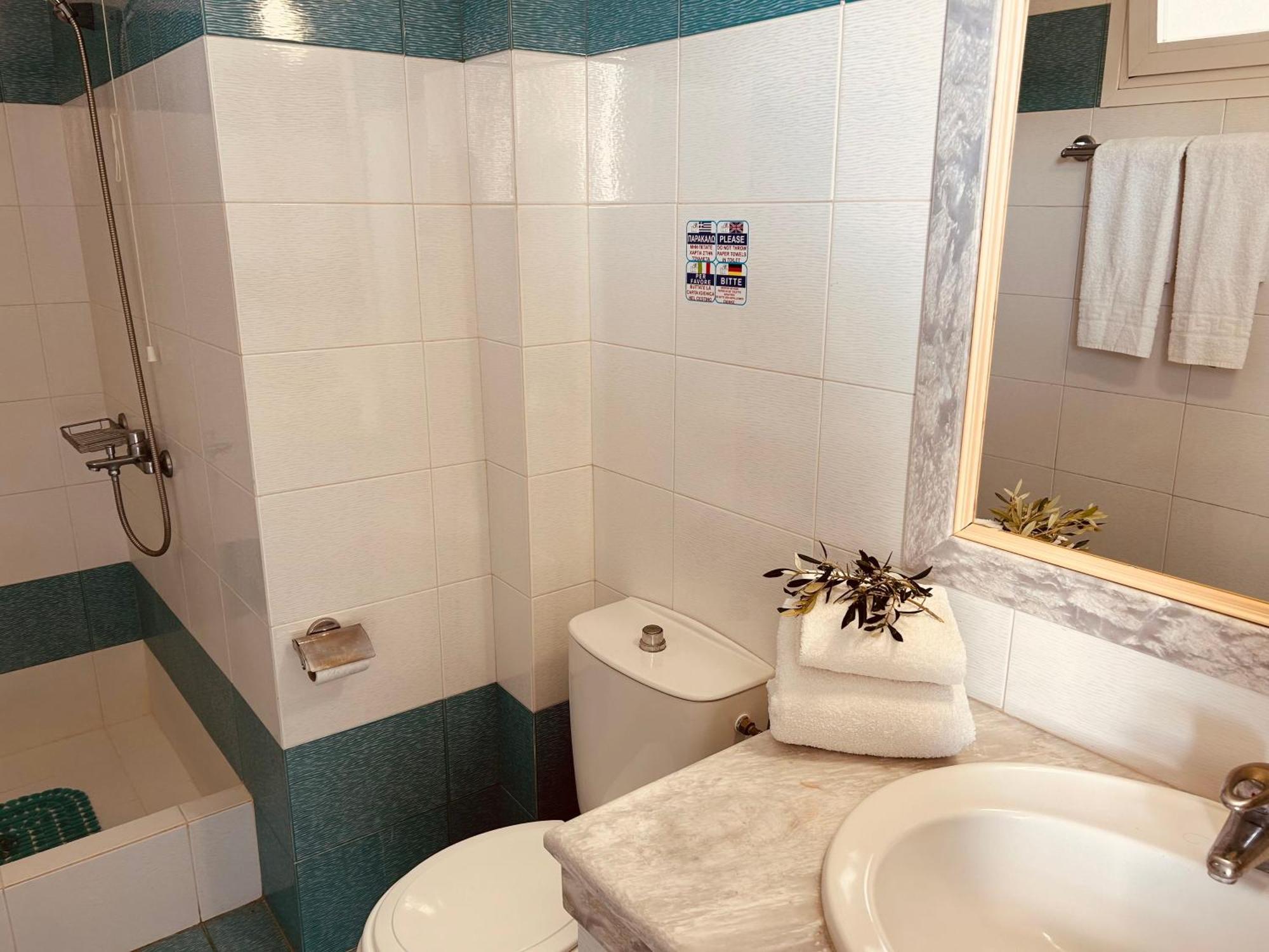 Studios Fokia Beach Амоопи Екстериор снимка