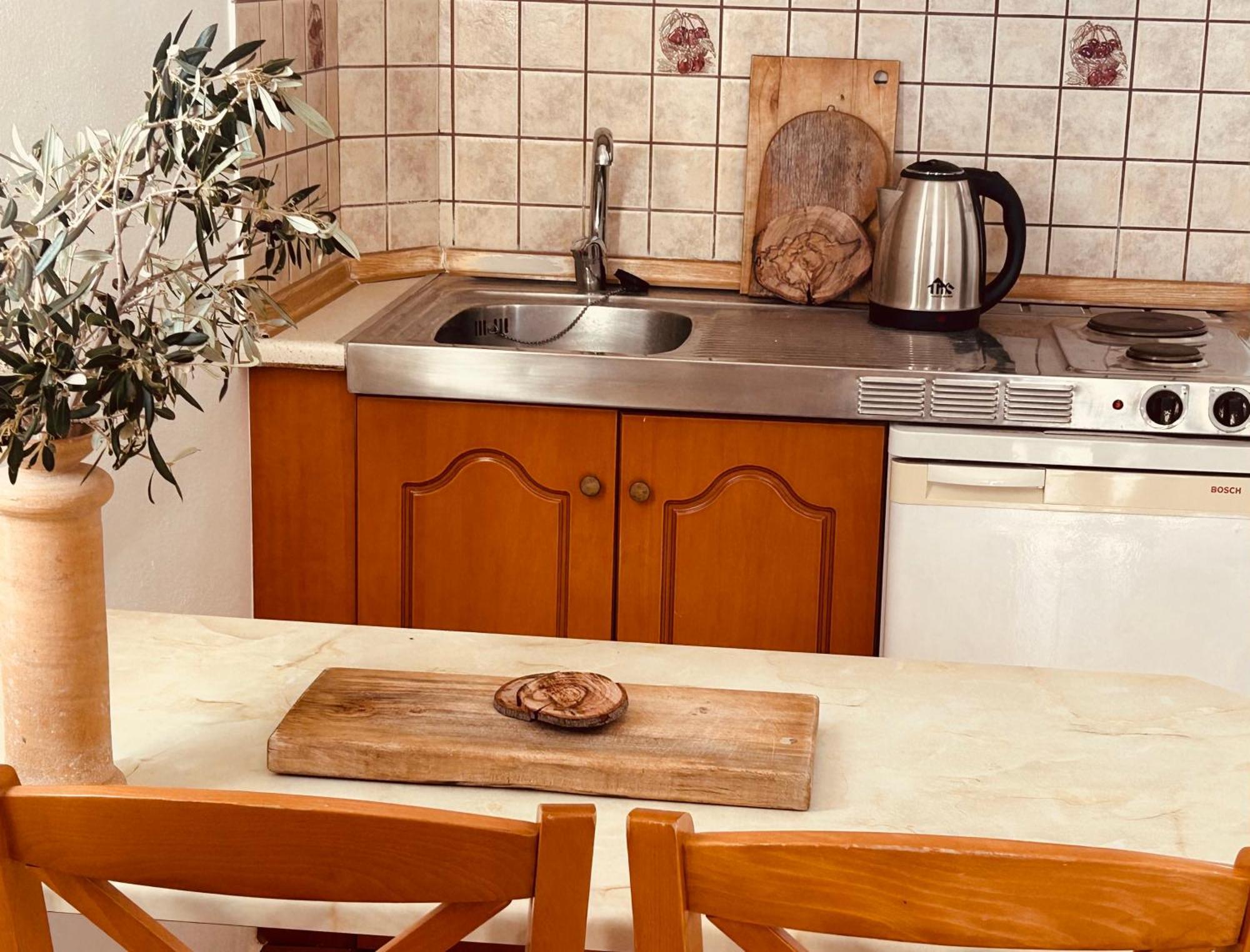 Studios Fokia Beach Амоопи Екстериор снимка