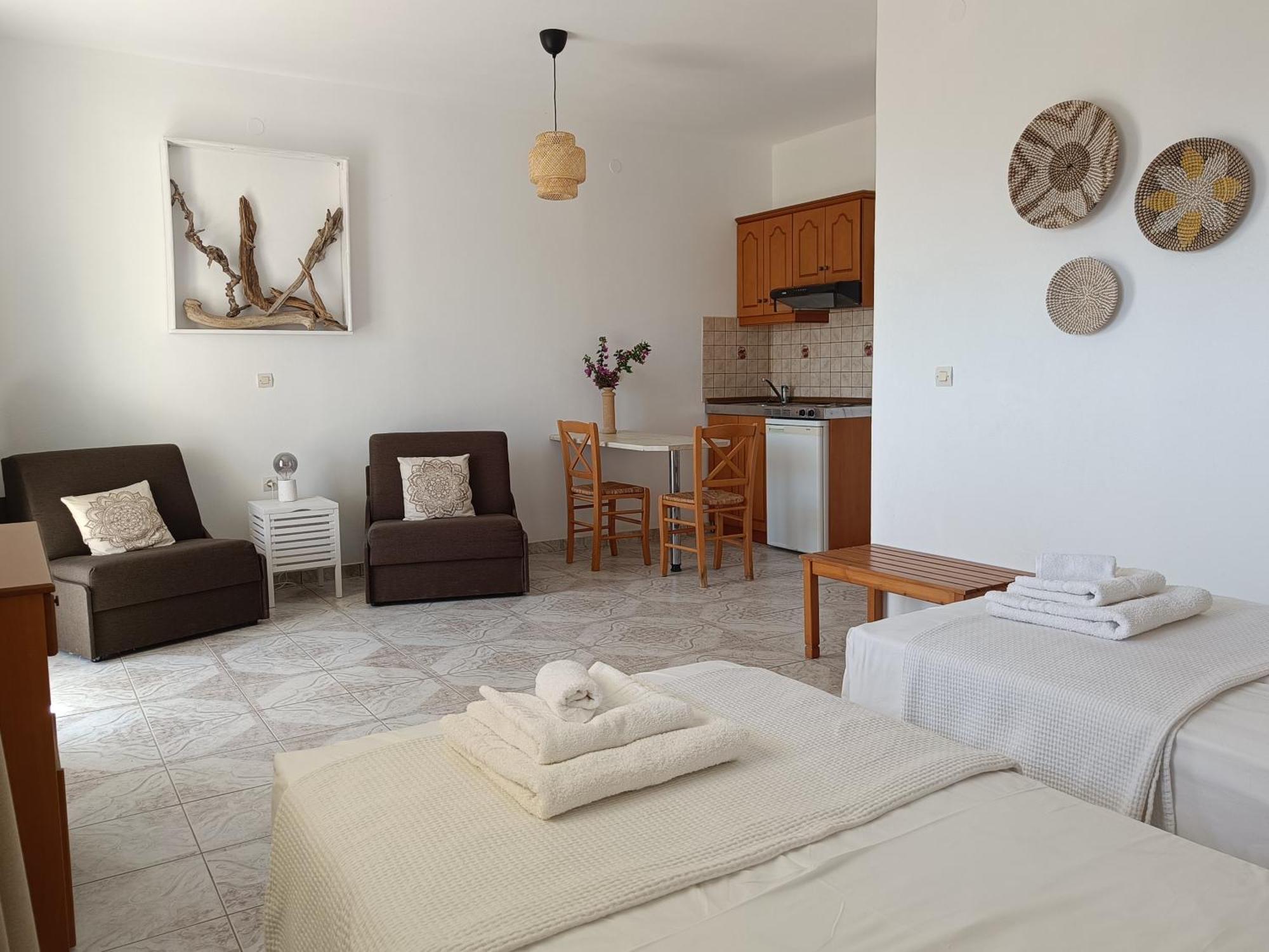 Studios Fokia Beach Амоопи Екстериор снимка
