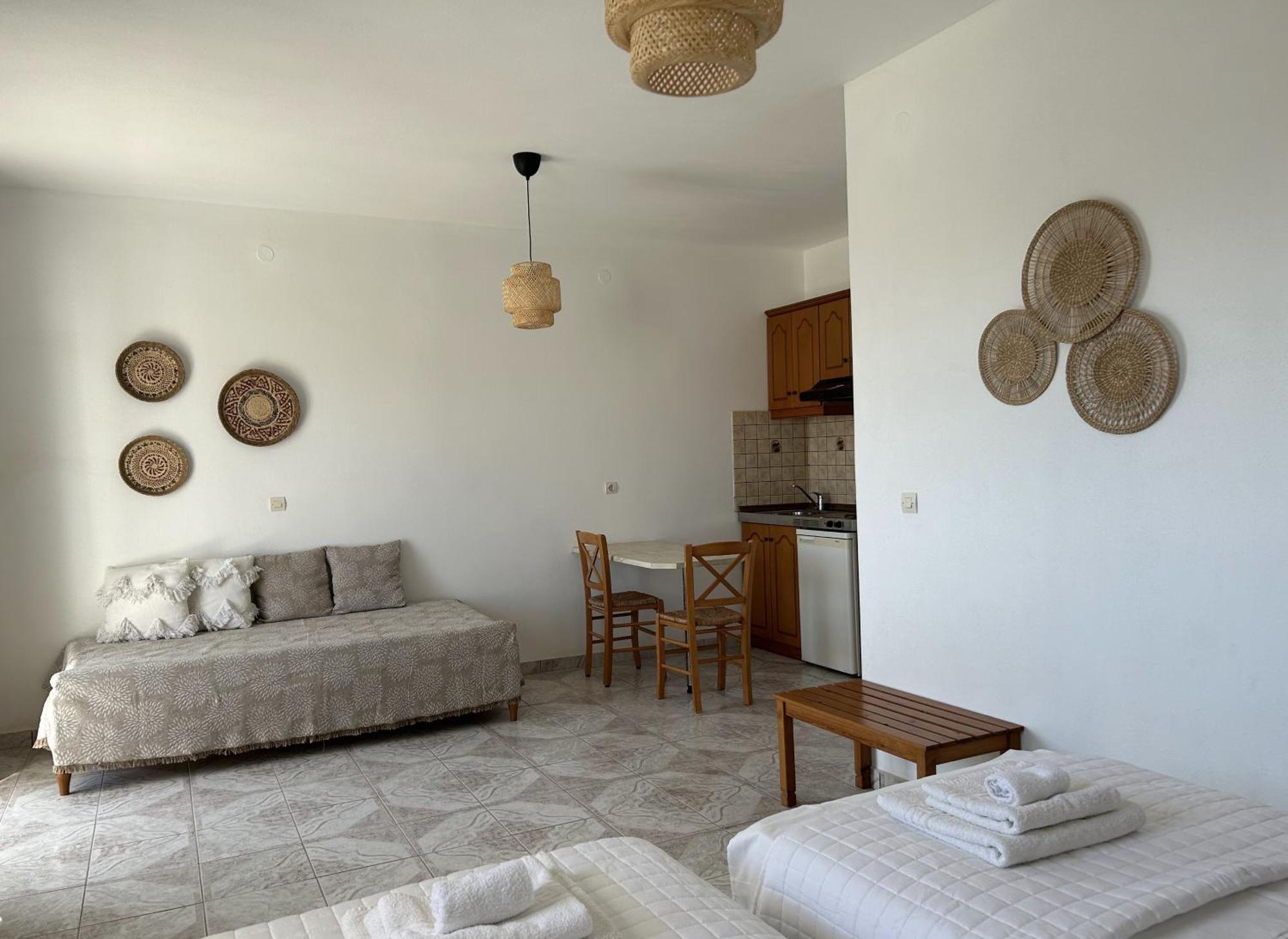 Studios Fokia Beach Амоопи Екстериор снимка